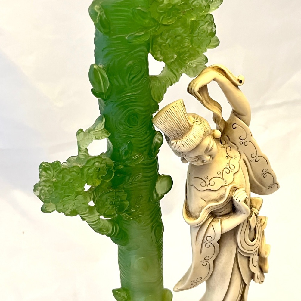 Resin Jade & Ivory-like Geisha Statue with Tree, On Base, Vintage EUC - Picture 4 of 12
